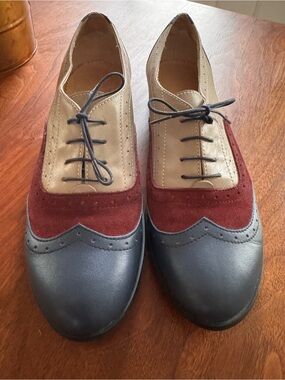 Julia Bo Oxfords Tri-Tone Women's Wingtip Loafers in Navy, Burgundy & Cream
